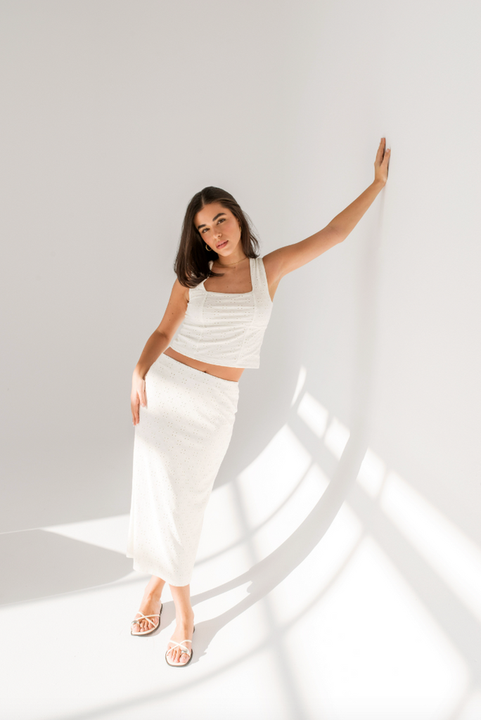 Daily Story Bridget Top In White-The Trendy Walrus