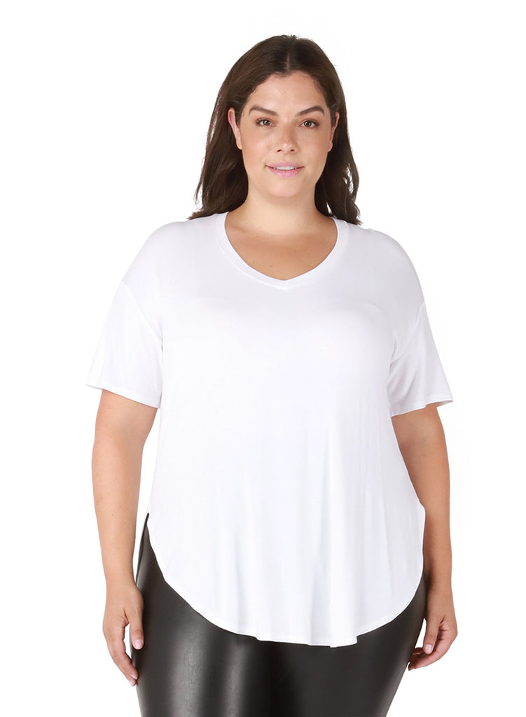 Dex Plus Round Hem Tee In White-The Trendy Walrus