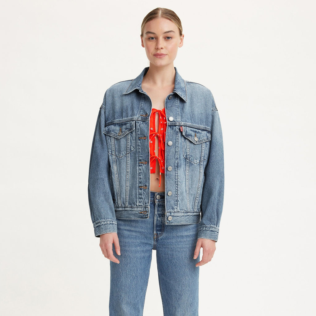 Levi's 90's Trucker Jacket In Turning Heads-The Trendy Walrus