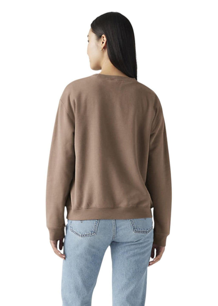 Levi's Everyday Crew In Horse Country Landscape-The Trendy Walrus