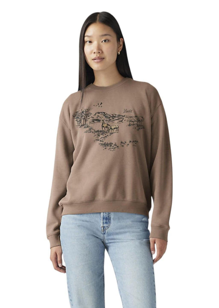Levi's Everyday Crew In Horse Country Landscape-The Trendy Walrus