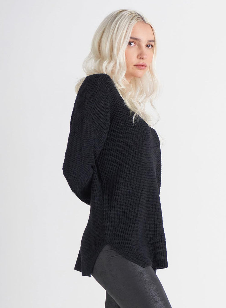 Dex V-Neck Bevelled Hem Sweater in Black-The Trendy Walrus