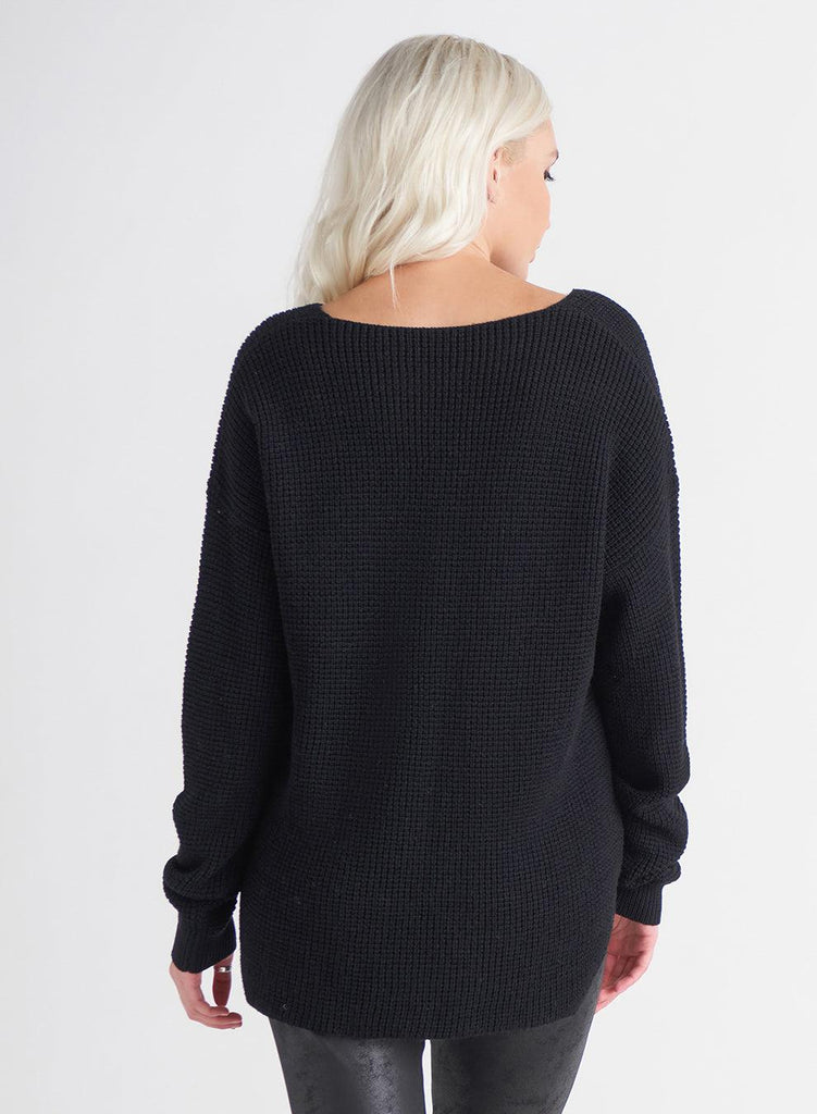 Dex V-Neck Bevelled Hem Sweater in Black-The Trendy Walrus