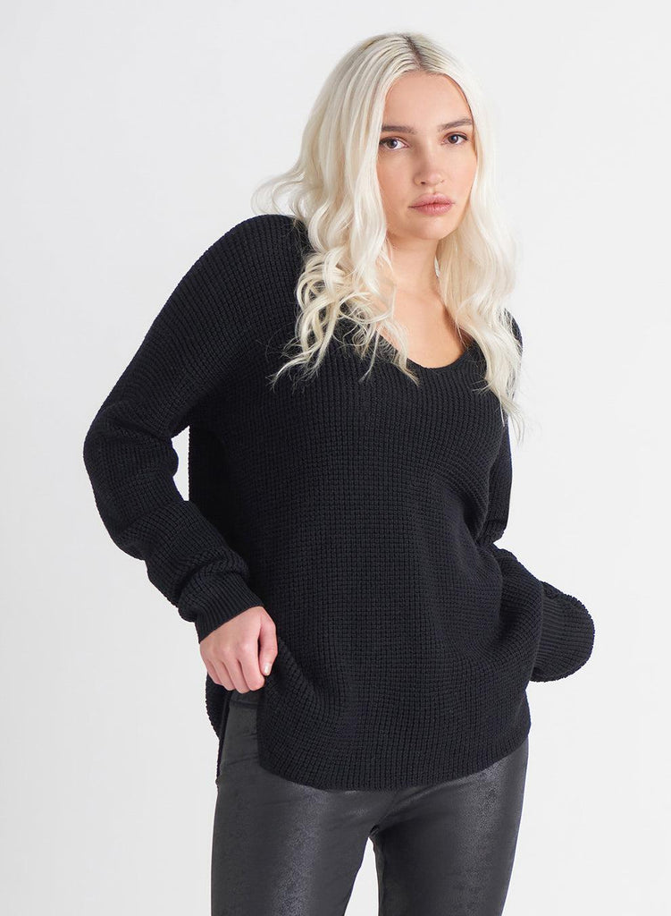 Dex V-Neck Bevelled Hem Sweater in Black-The Trendy Walrus